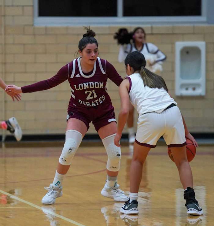 mathis-london-girls-basketball-playoffs00026